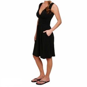 The North Face Heartwood V-Neck Black Dress SZ.M